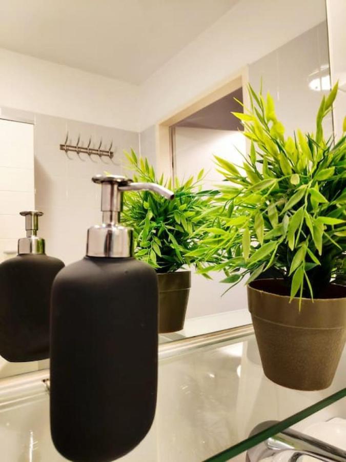 Nd Exquisites Wundervolles Ruhiges Terrassenapartment Mit Garage Вена Экстерьер фото
